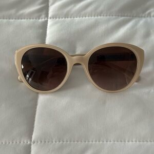 Chanel 5252Q cream cat eye sunglasses